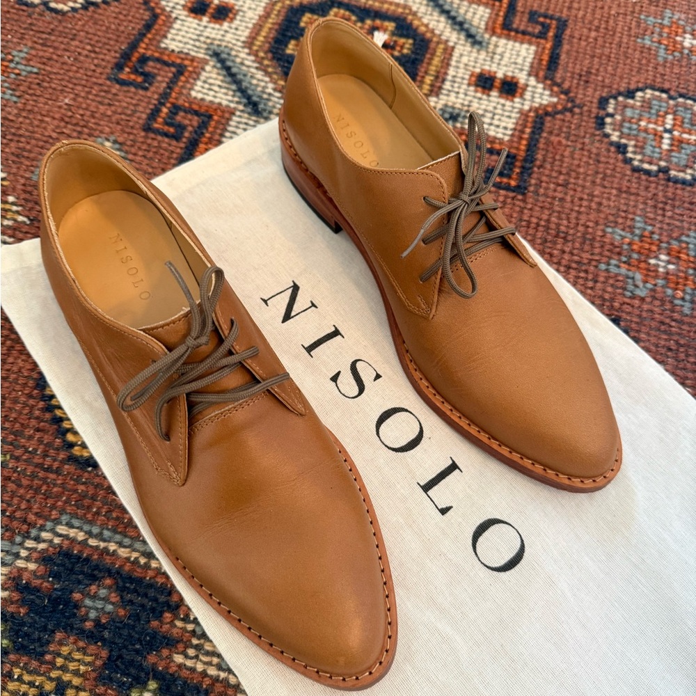 Nisolo Women’s Tan Leather Oxford Shoes